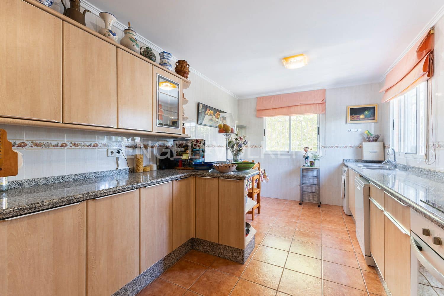 3 bedroom Villa for sale in Benifaio with pool garage - € 499,000 (Ref: 9203384)
