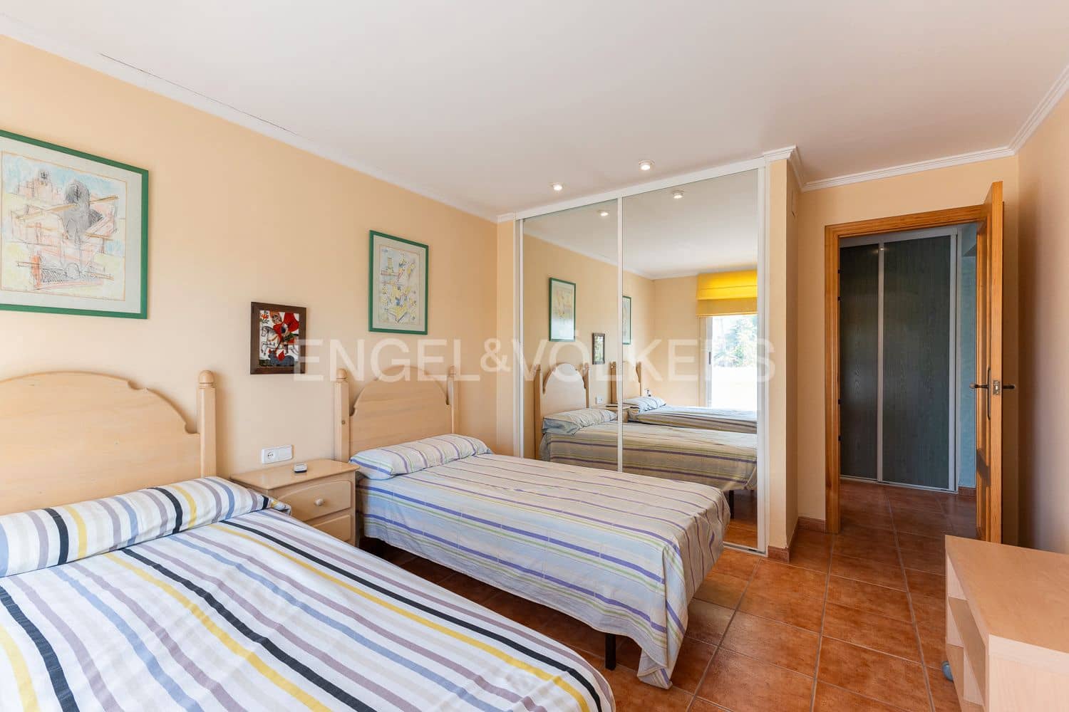 3 bedroom Villa for sale in Benifaio with pool garage - € 499,000 (Ref: 9203384)