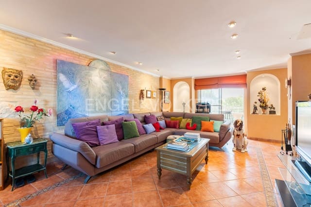 3 bedroom Villa for sale in Benifaió with pool garage - € 499,000 (Ref: 9203384)