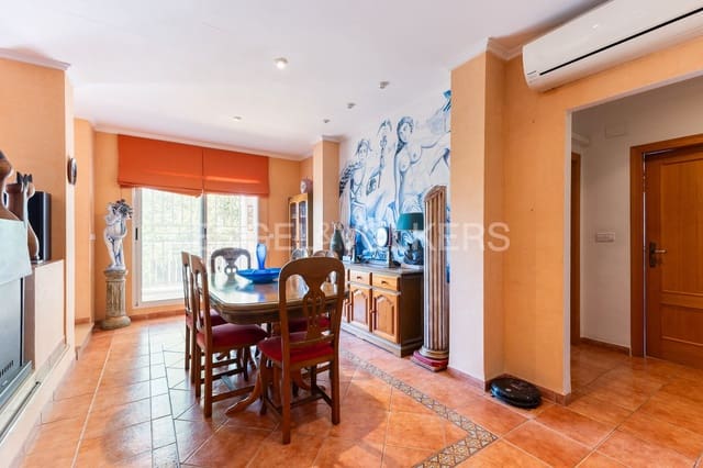 3 bedroom Villa for sale in Benifaió with pool garage - € 499,000 (Ref: 9203384)