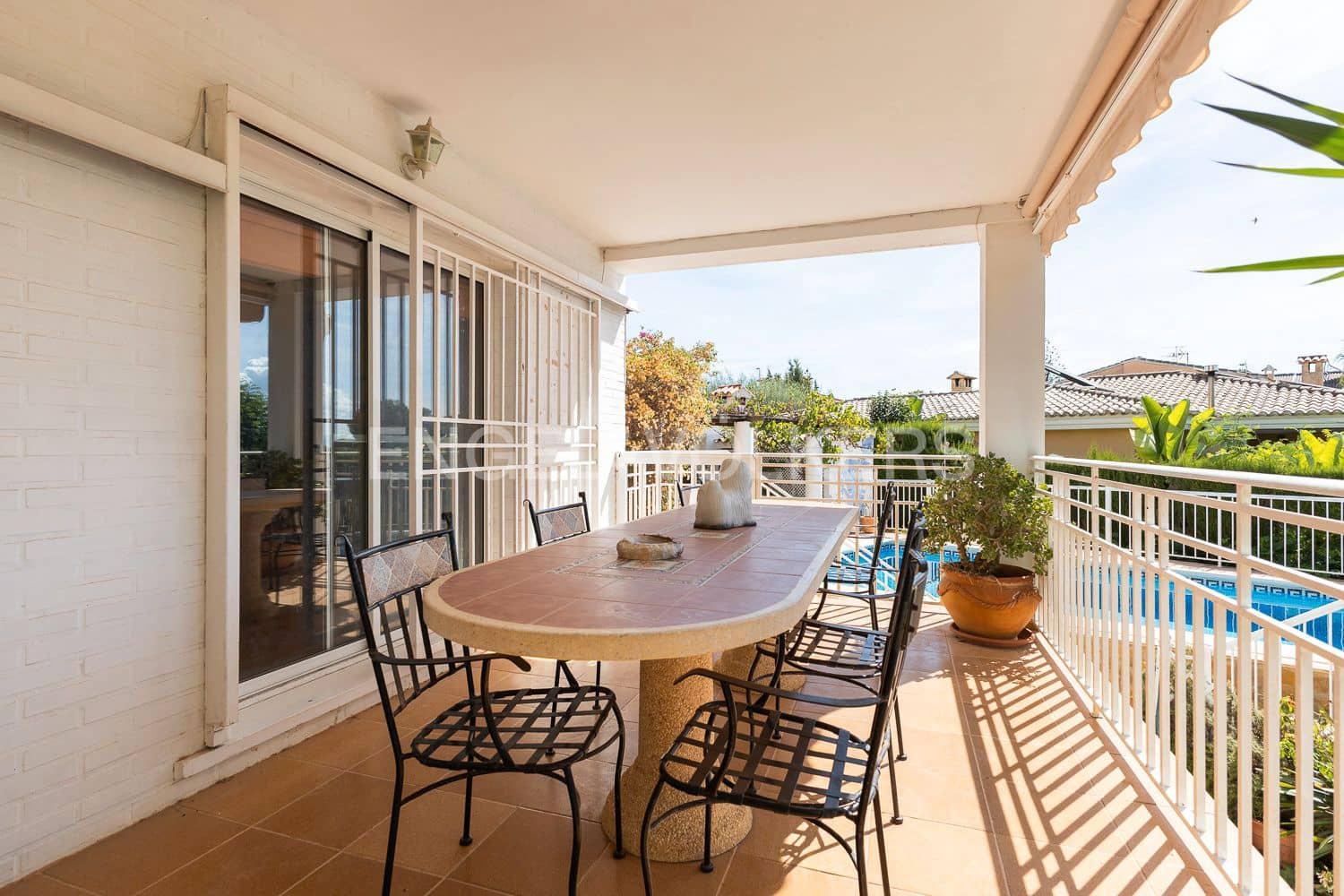 3 bedroom Villa for sale in Benifaio with pool garage - € 499,000 (Ref: 9203384)