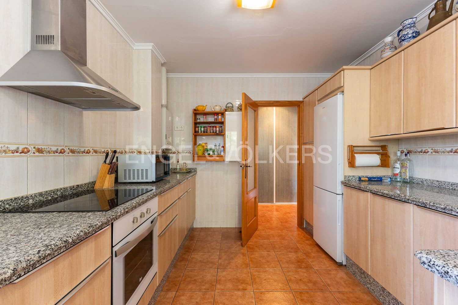 3 bedroom Villa for sale in Benifaio with pool garage - € 499,000 (Ref: 9203384)