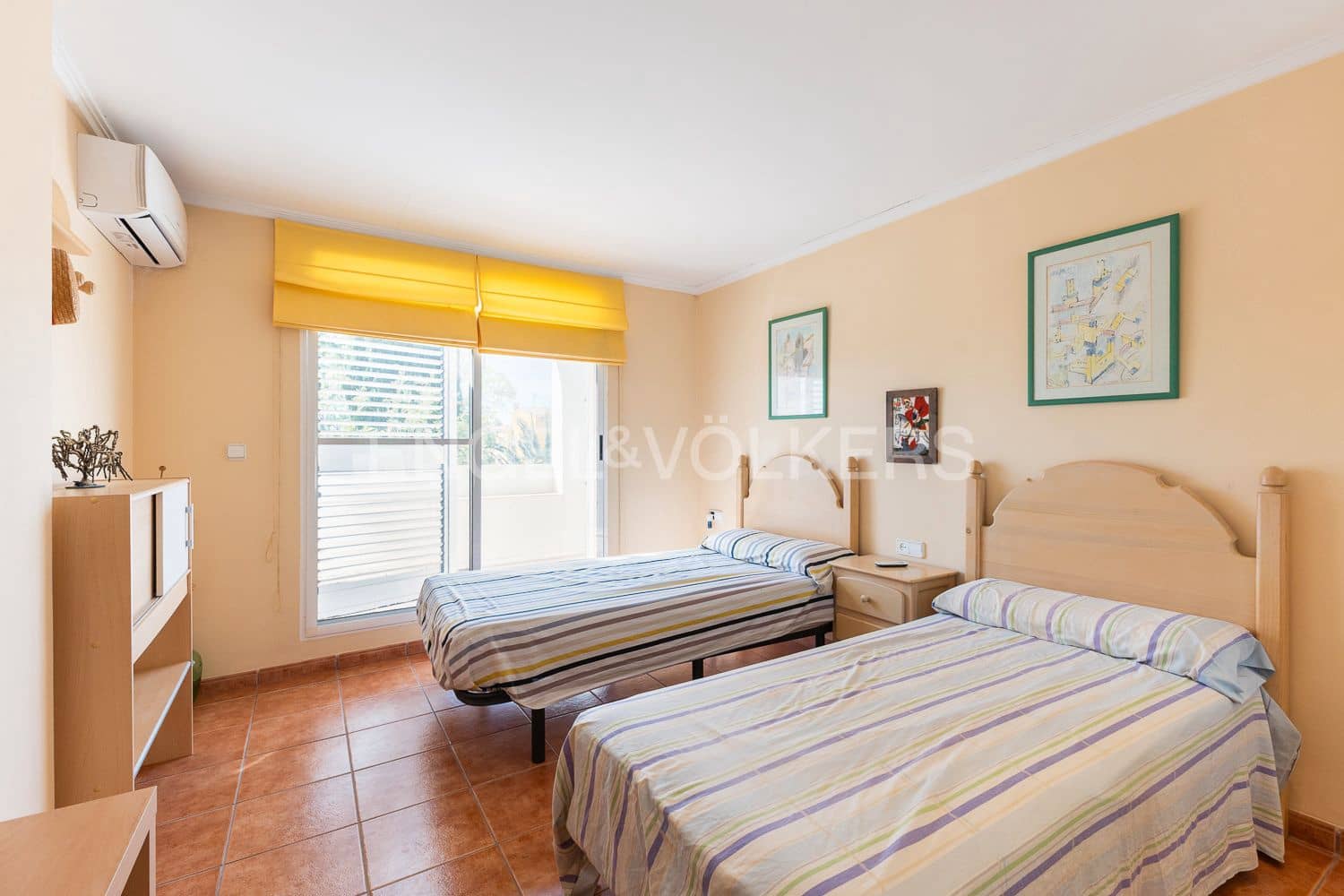 3 bedroom Villa for sale in Benifaio with pool garage - € 499,000 (Ref: 9203384)