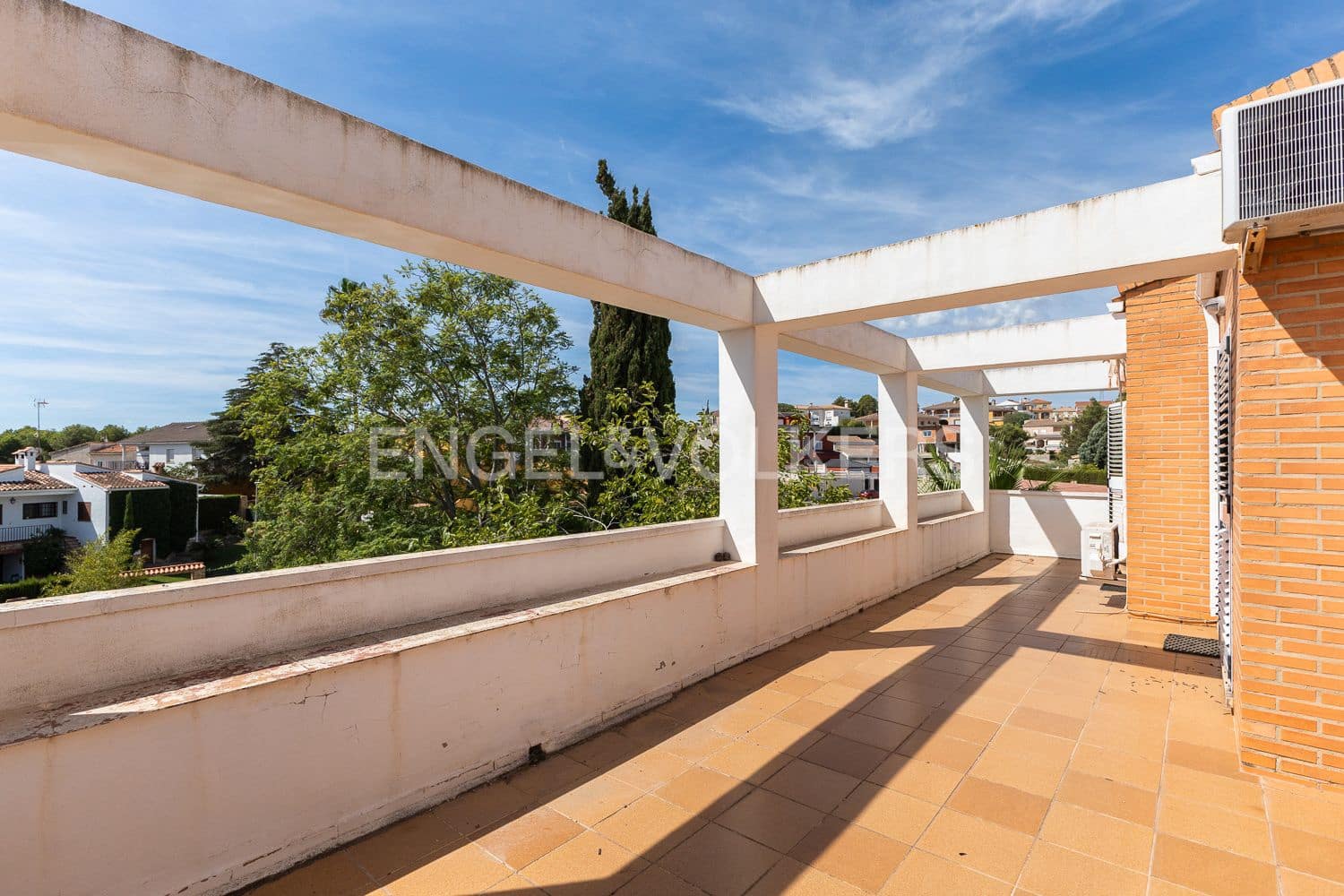 3 bedroom Villa for sale in Benifaio with pool garage - € 499,000 (Ref: 9203384)