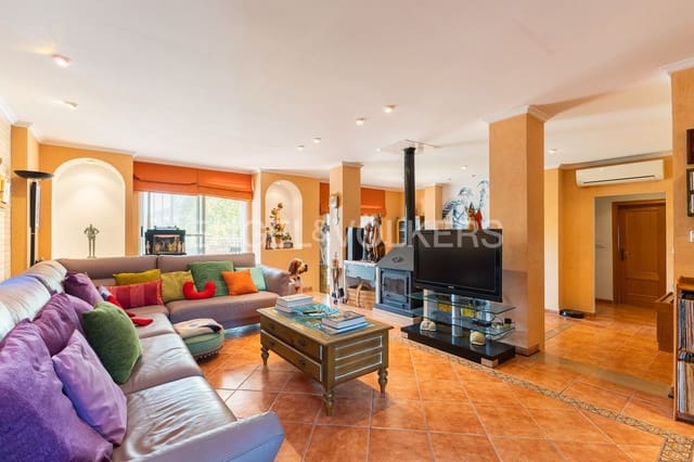 3 bedroom Villa for sale in Benifaió with pool garage - € 499,000 (Ref: 9203384)