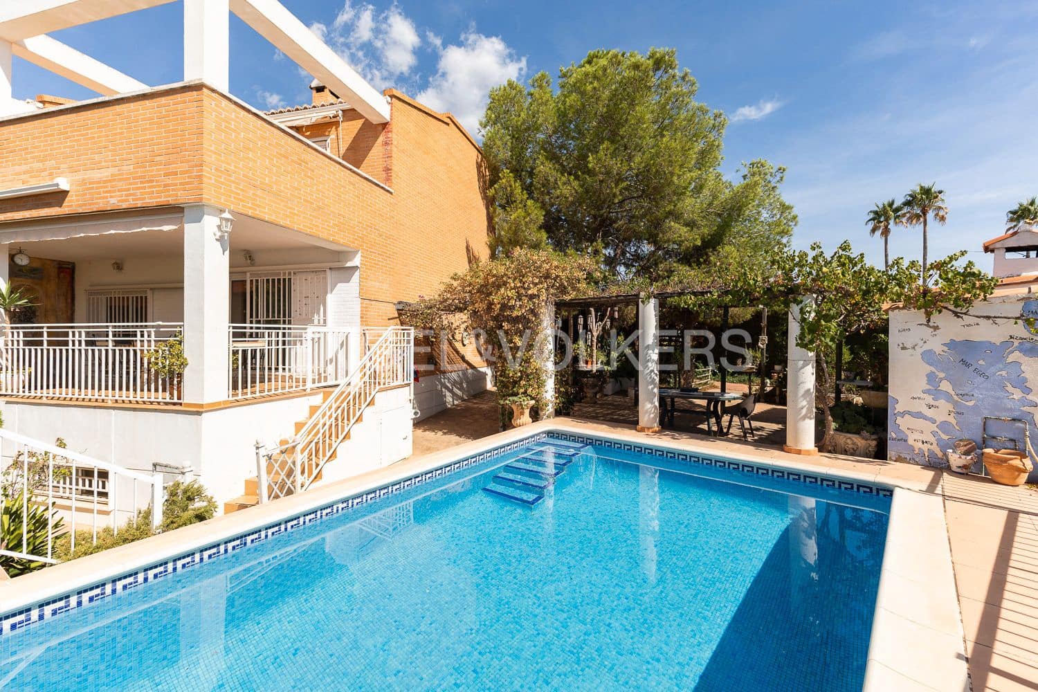 3 bedroom Villa for sale in Benifaio with pool garage - € 499,000 (Ref: 9203384)