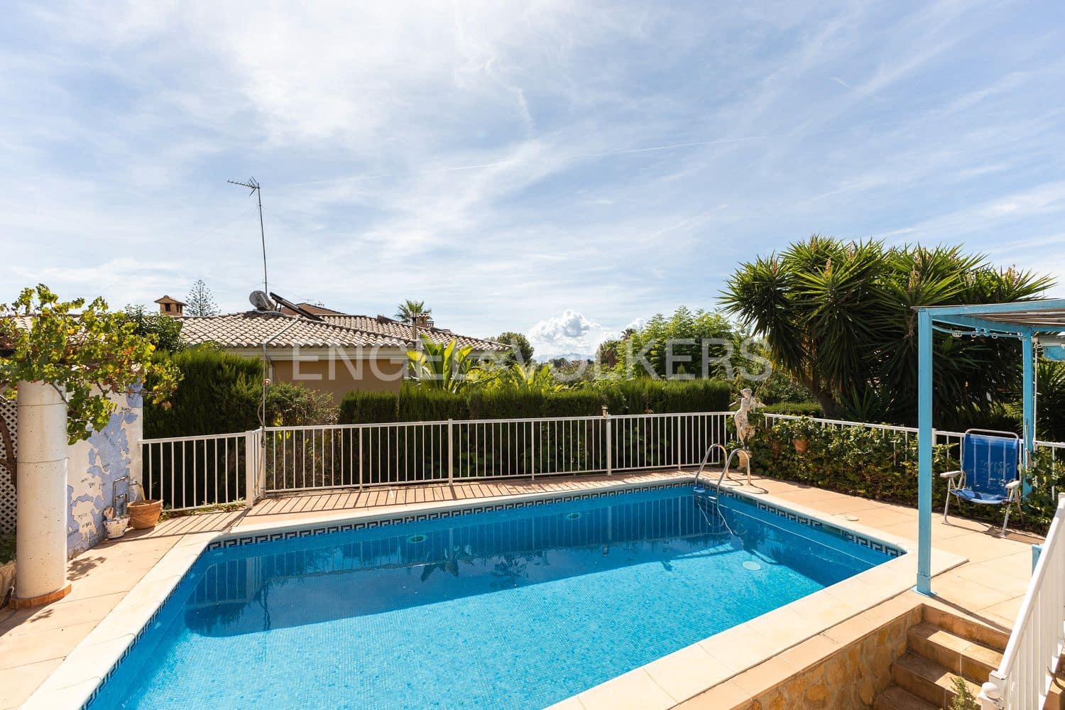 3 bedroom Villa for sale in Benifaio with pool garage - € 499,000 (Ref: 9203384)