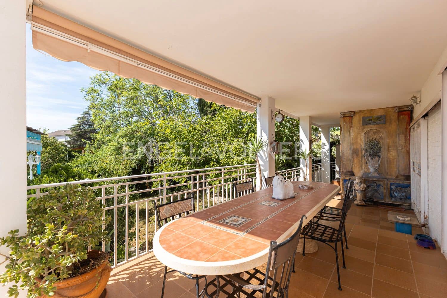 3 bedroom Villa for sale in Benifaio with pool garage - € 499,000 (Ref: 9203384)