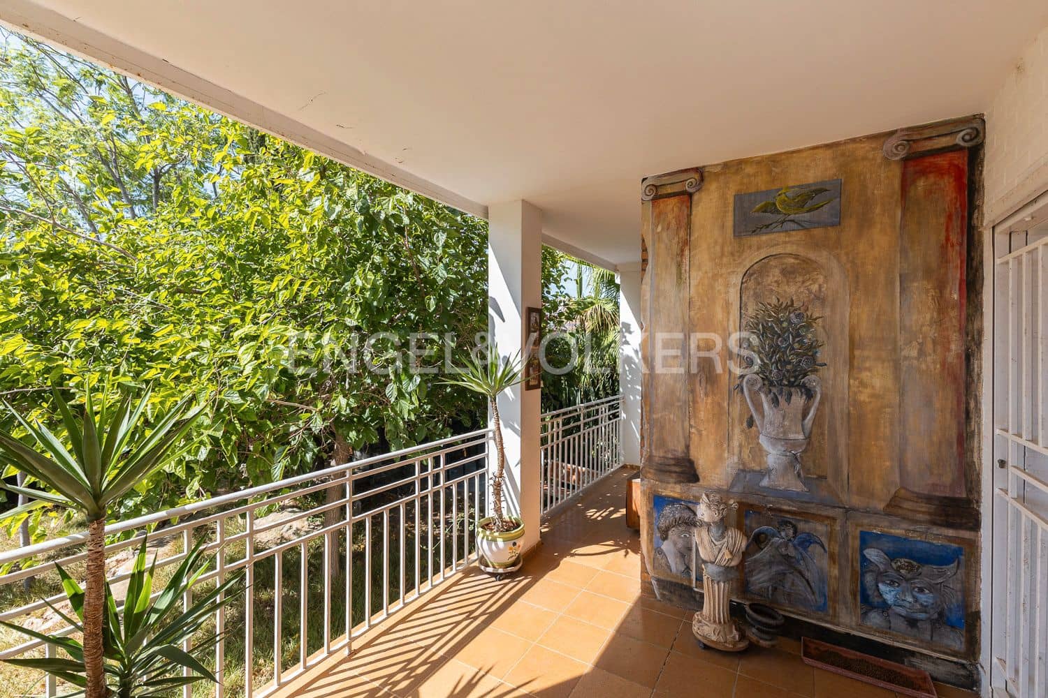 3 bedroom Villa for sale in Benifaio with pool garage - € 499,000 (Ref: 9203384)