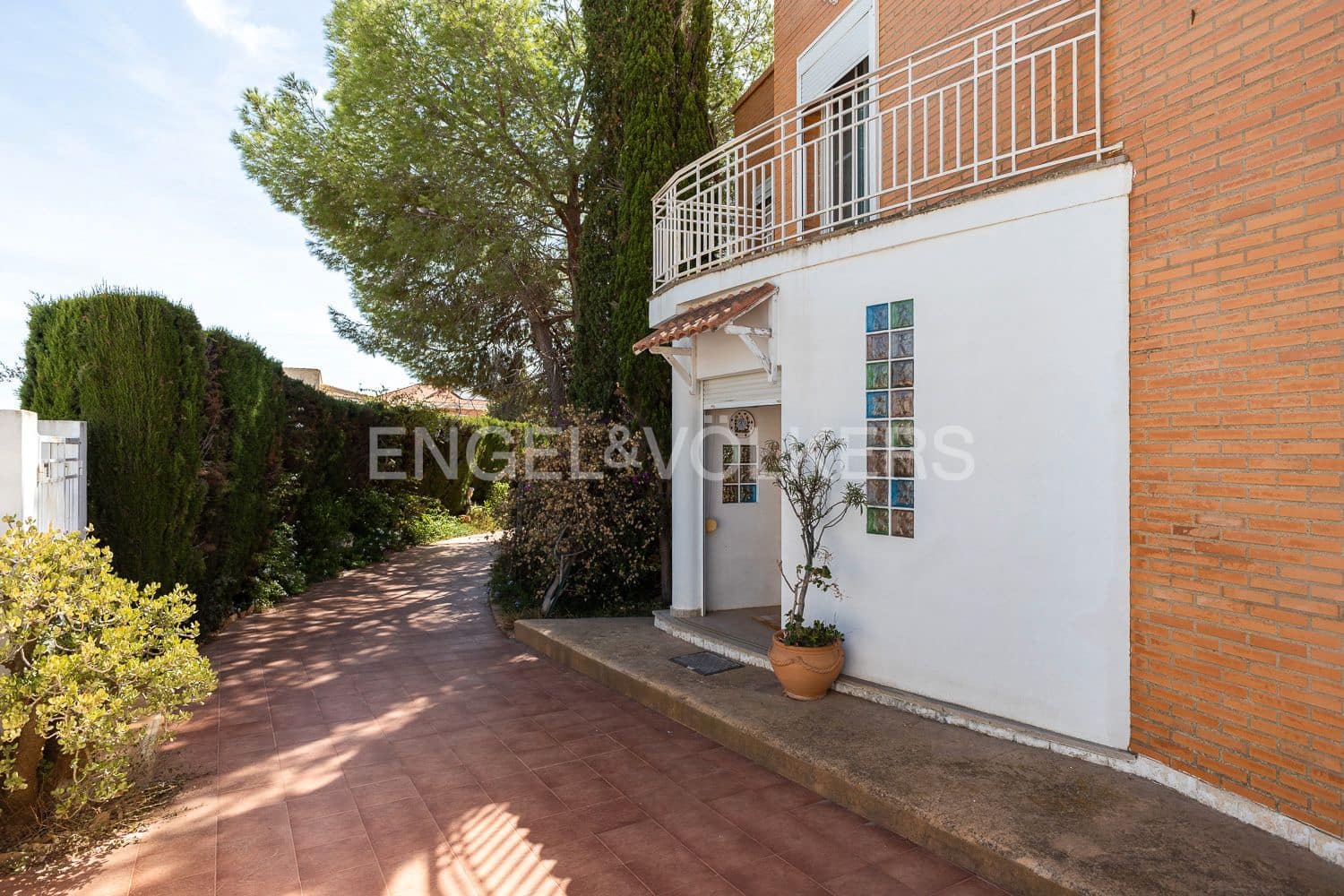 3 bedroom Villa for sale in Benifaio with pool garage - € 499,000 (Ref: 9203384)