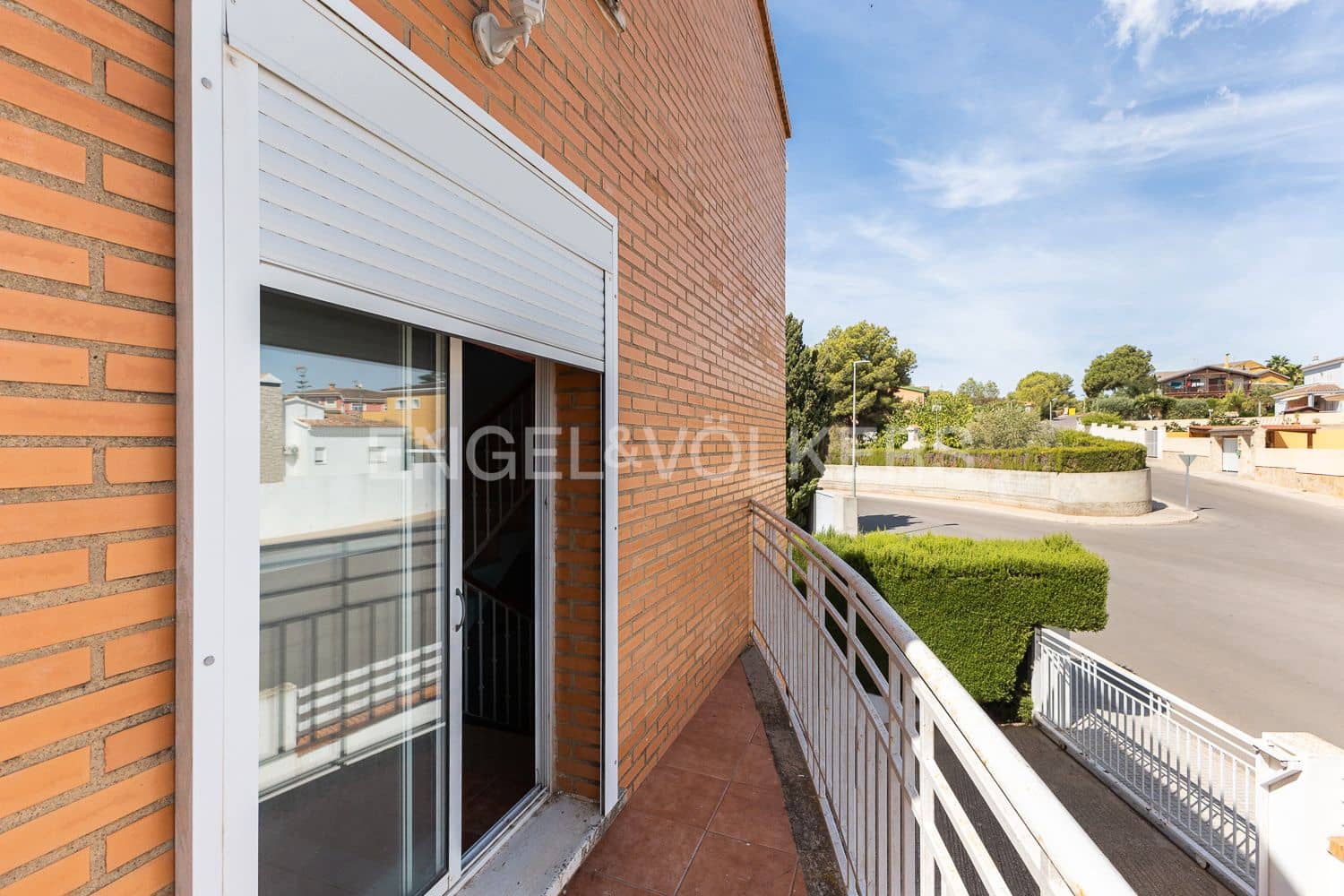 3 bedroom Villa for sale in Benifaio with pool garage - € 499,000 (Ref: 9203384)