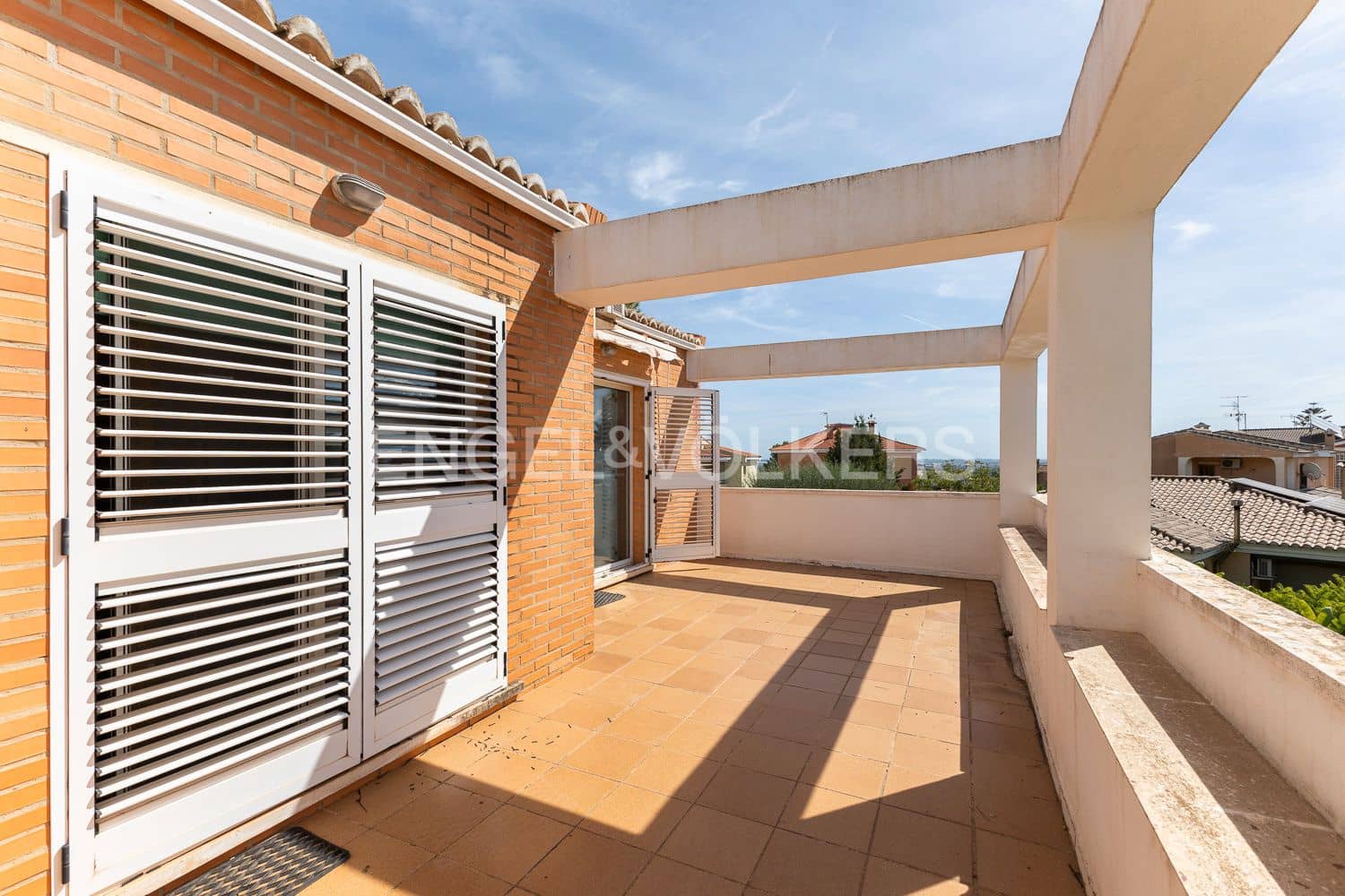3 bedroom Villa for sale in Benifaio with pool garage - € 499,000 (Ref: 9203384)