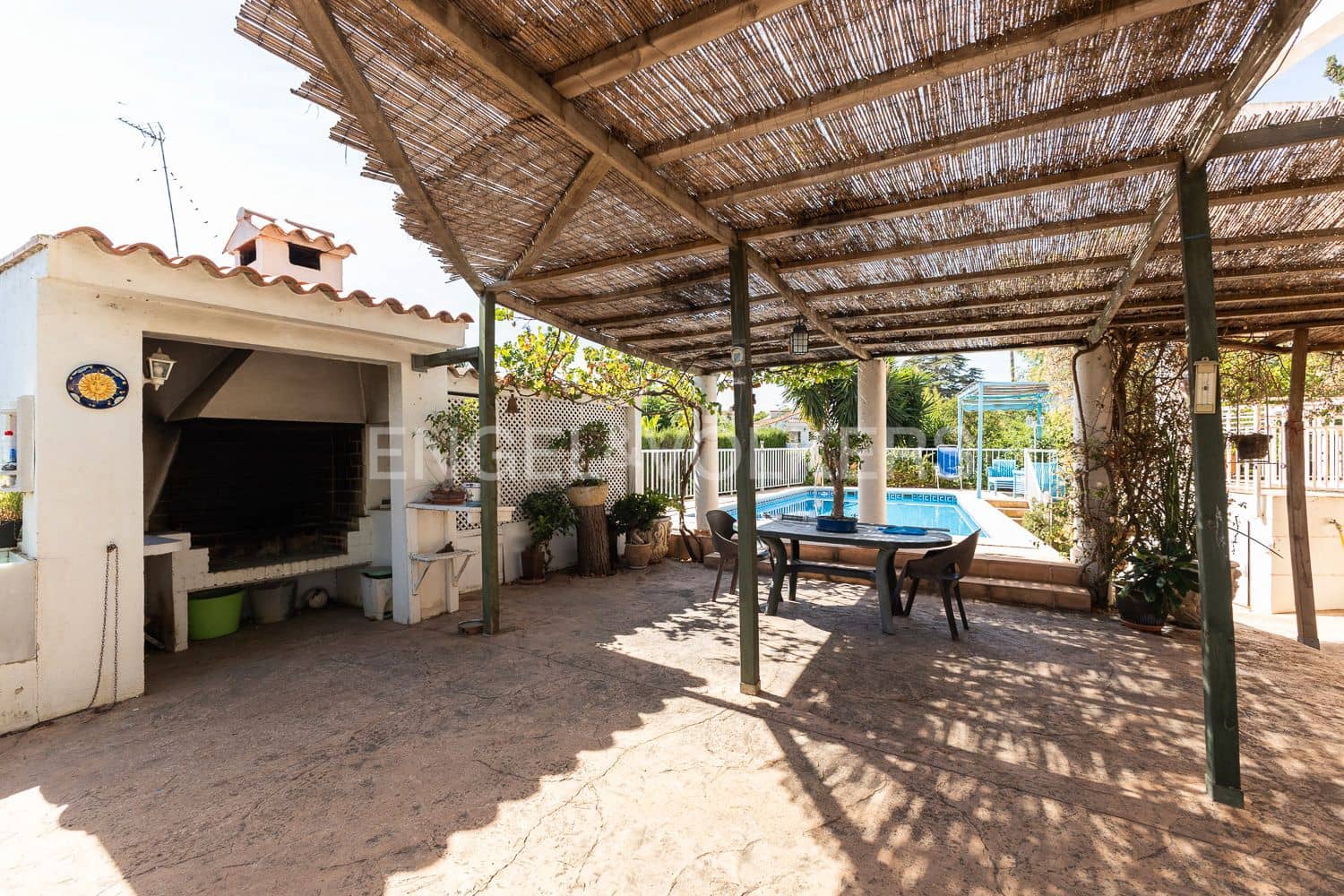 3 bedroom Villa for sale in Benifaio with pool garage - € 499,000 (Ref: 9203384)
