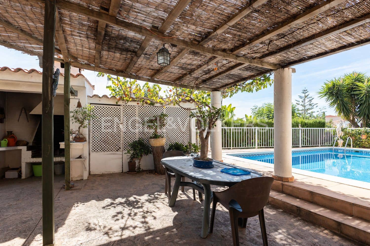 3 bedroom Villa for sale in Benifaio with pool garage - € 499,000 (Ref: 9203384)