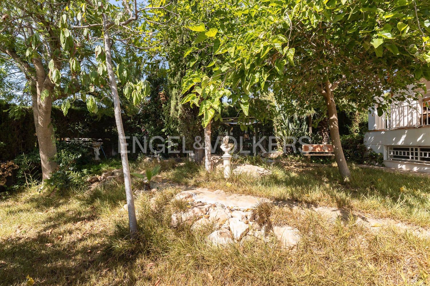 3 bedroom Villa for sale in Benifaio with pool garage - € 499,000 (Ref: 9203384)