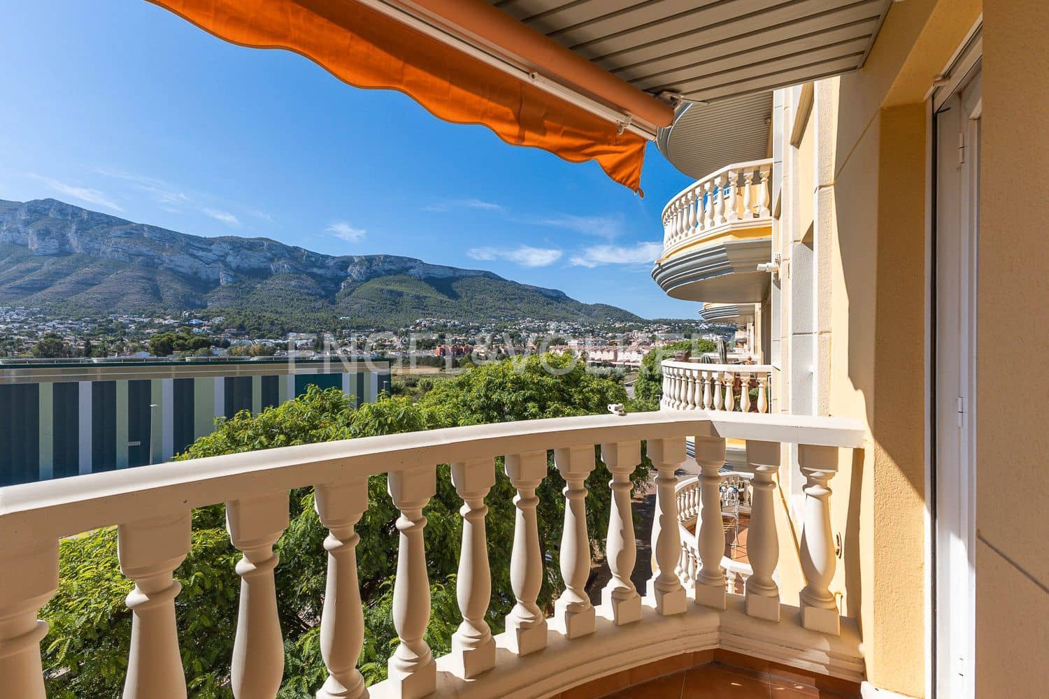 2 bedroom Flat for sale in Denia with pool - € 280,000 (Ref: 9207444)
