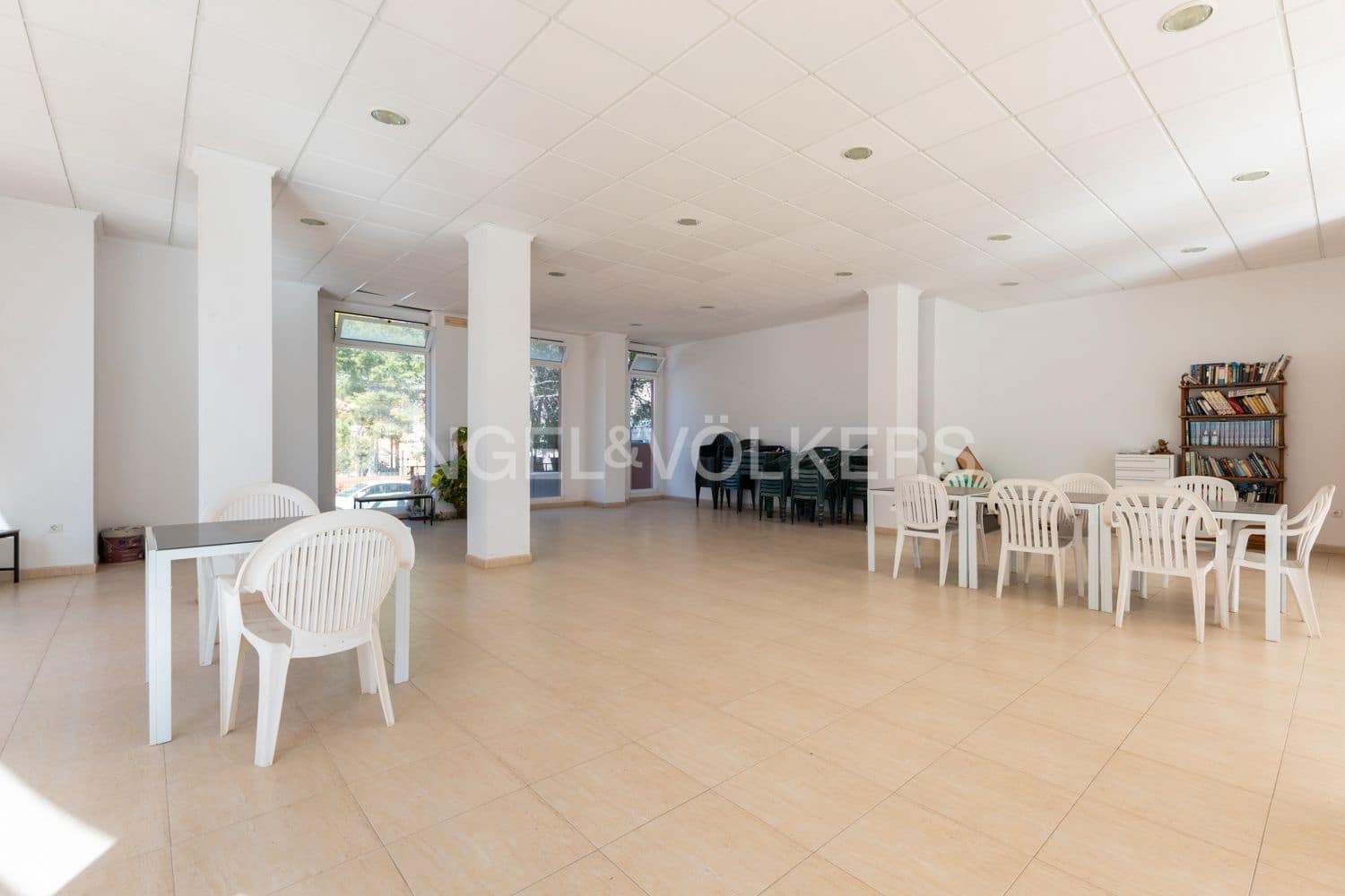 2 bedroom Flat for sale in Denia with pool - € 280,000 (Ref: 9207444)