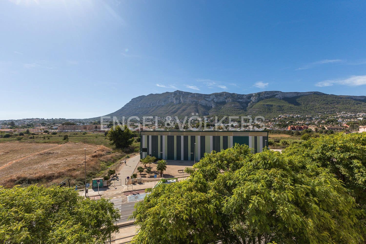 2 bedroom Flat for sale in Denia with pool - € 280,000 (Ref: 9207444)