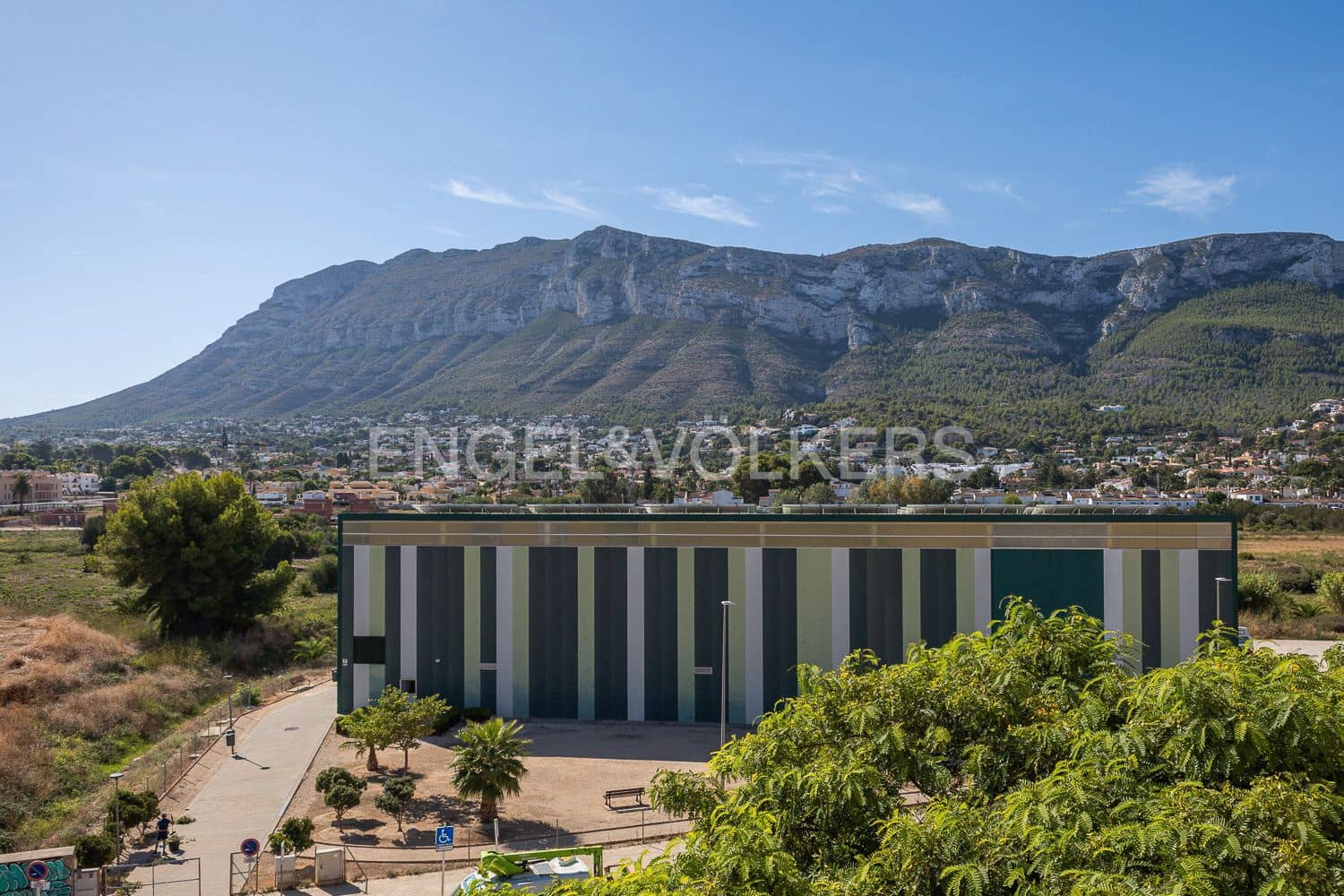 2 bedroom Flat for sale in Denia with pool - € 280,000 (Ref: 9207444)
