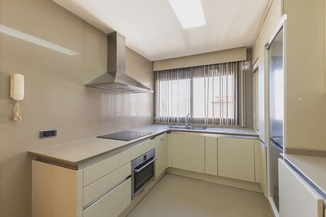 Piso de 3 habitaciones en Centro, Castelló de la Plana en venta - 339.000 € (Ref: 9227810)