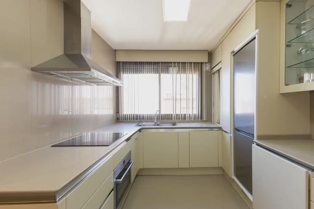 Piso de 3 habitaciones en Centro, Castelló de la Plana en venta - 339.000 € (Ref: 9227810)