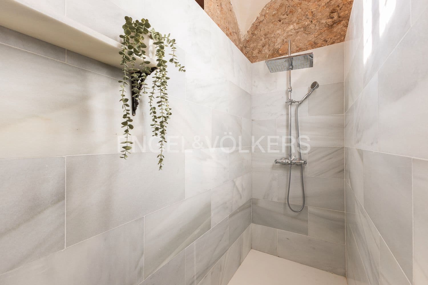 14 bedroom Townhouse for sale in Manuel with pool - € 645,000 (Ref: 9231252)