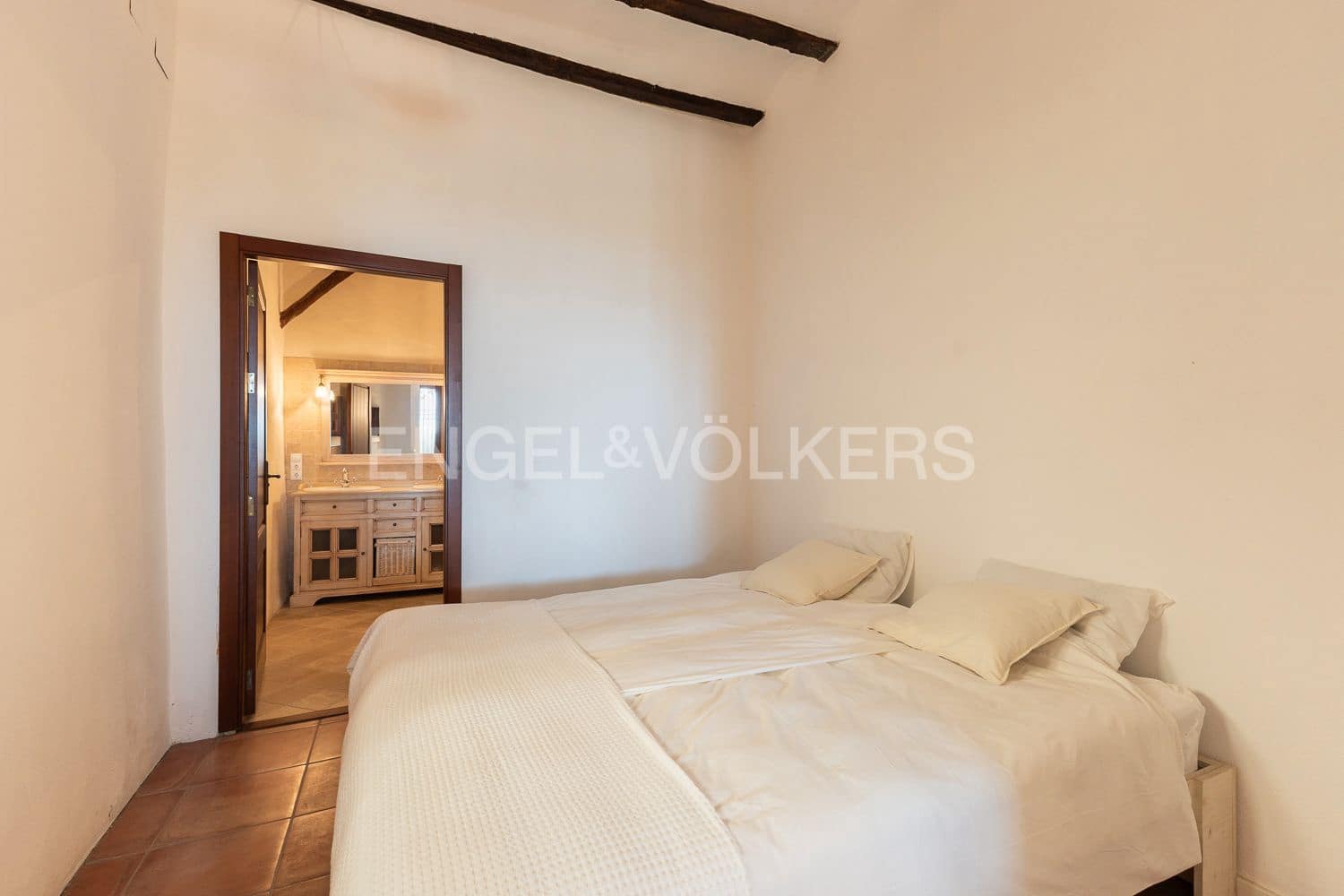 14 bedroom Townhouse for sale in Manuel with pool - € 645,000 (Ref: 9231252)