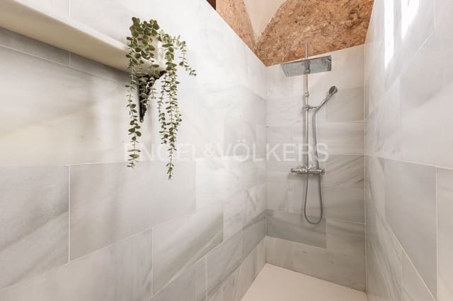 14 bedroom Townhouse for sale in Manuel with pool - € 645,000 (Ref: 9231252)