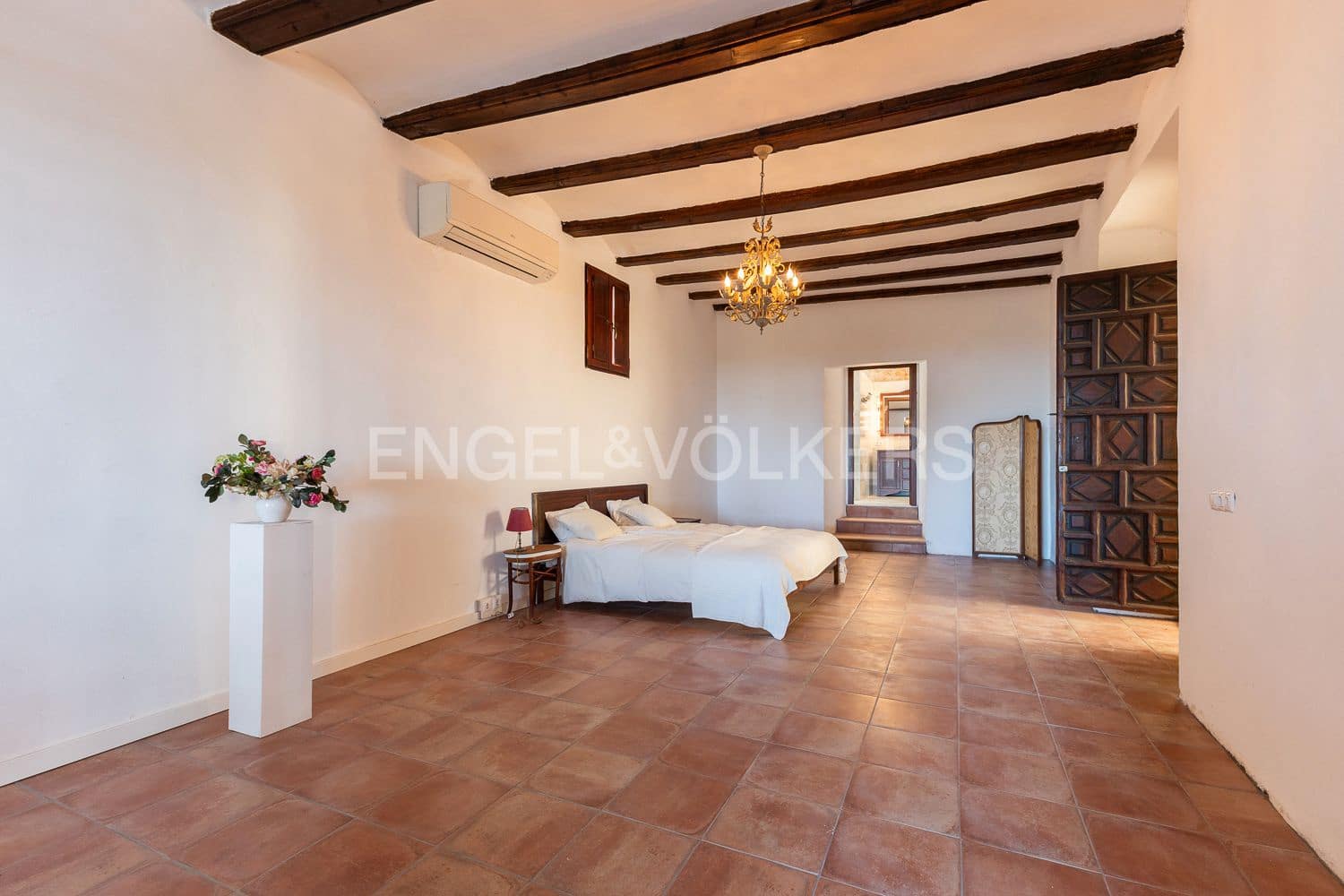 14 bedroom Townhouse for sale in Manuel with pool - € 645,000 (Ref: 9231252)