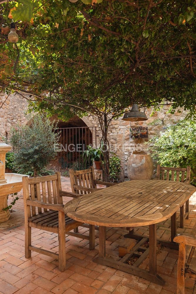 14 bedroom Townhouse for sale in Manuel with pool - € 645,000 (Ref: 9231252)