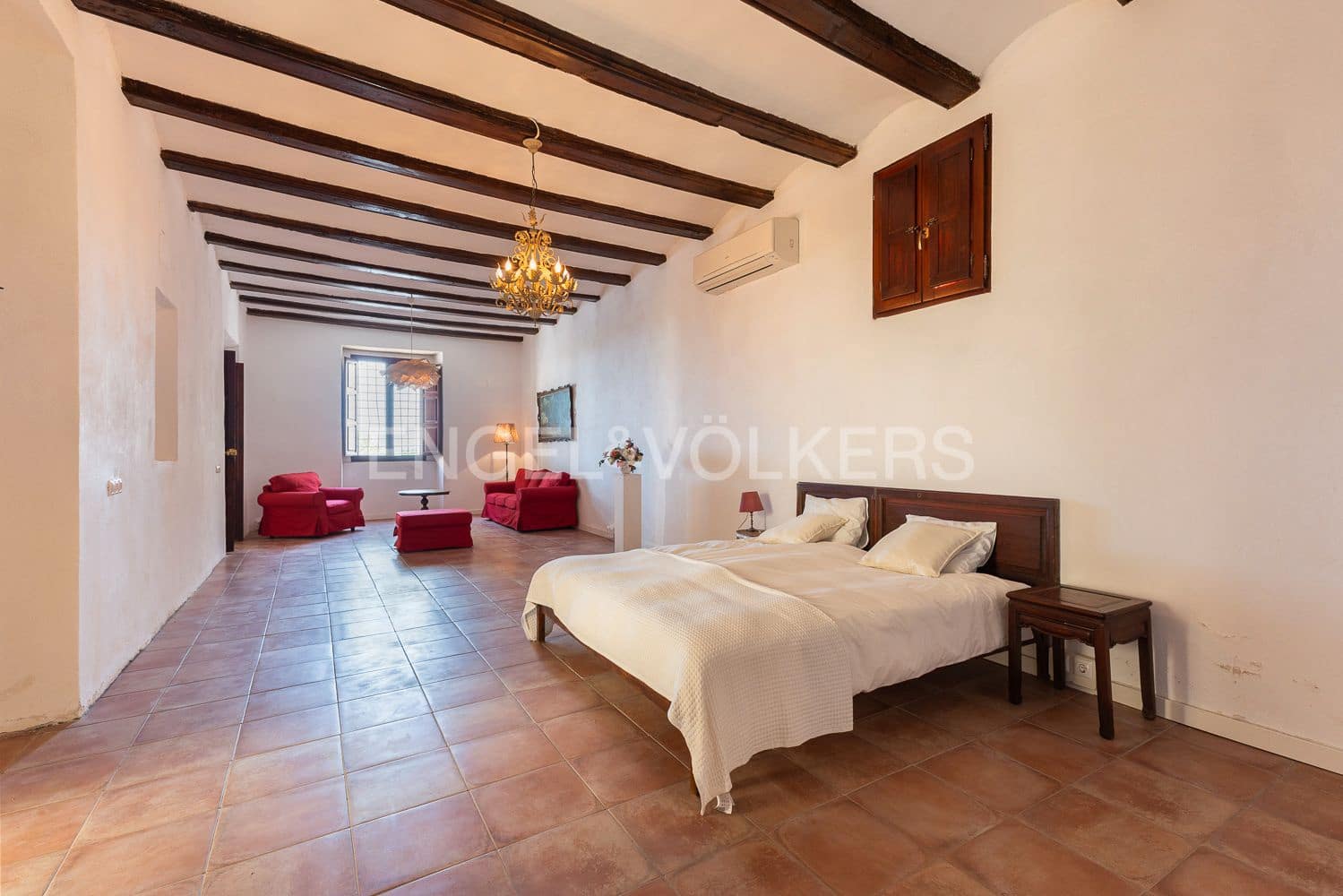 14 bedroom Townhouse for sale in Manuel with pool - € 645,000 (Ref: 9231252)
