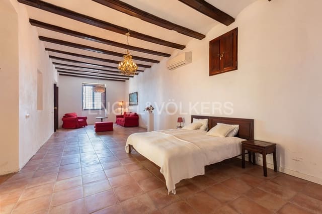 14 bedroom Townhouse for sale in Manuel with pool - € 645,000 (Ref: 9231252)