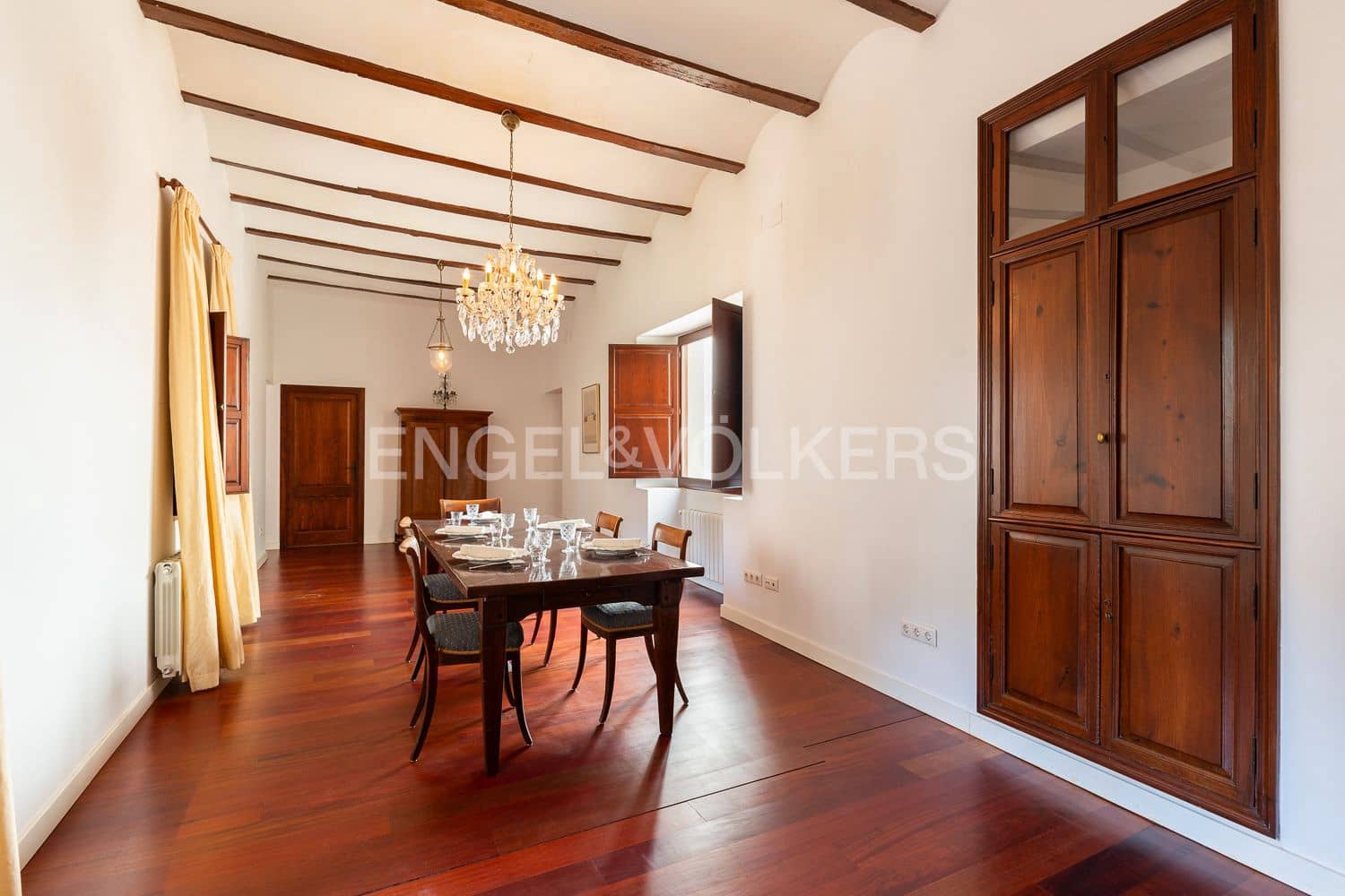14 bedroom Townhouse for sale in Manuel with pool - € 645,000 (Ref: 9231252)