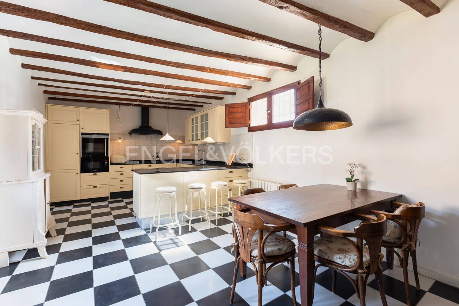 14 bedroom Townhouse for sale in Manuel with pool - € 645,000 (Ref: 9231252)