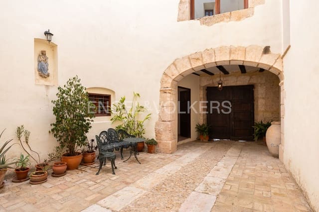 14 bedroom Townhouse for sale in Manuel with pool - € 645,000 (Ref: 9231252)