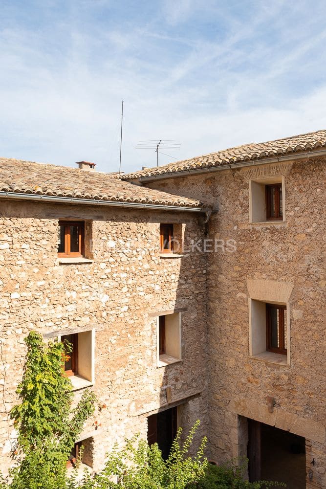 14 bedroom Townhouse for sale in Manuel with pool - € 645,000 (Ref: 9231252)