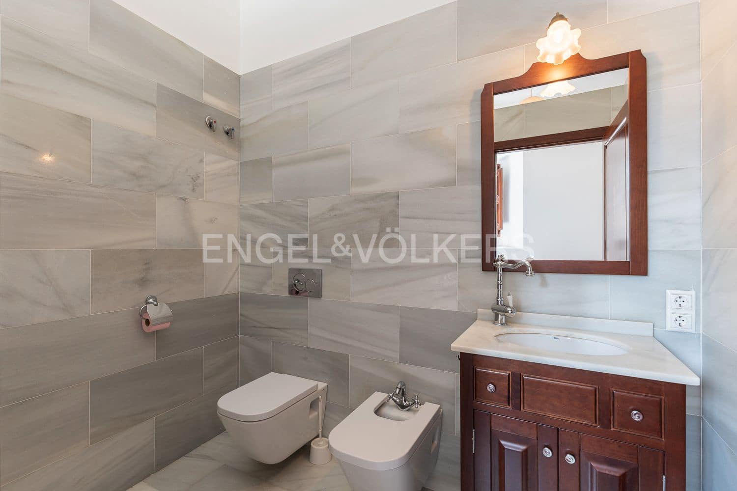 14 bedroom Townhouse for sale in Manuel with pool - € 645,000 (Ref: 9231252)