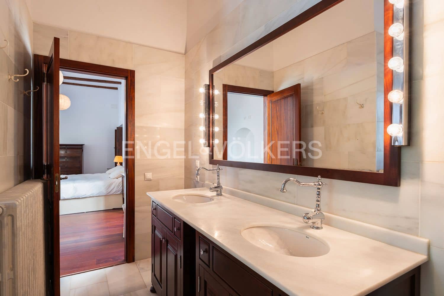 14 bedroom Townhouse for sale in Manuel with pool - € 645,000 (Ref: 9231252)