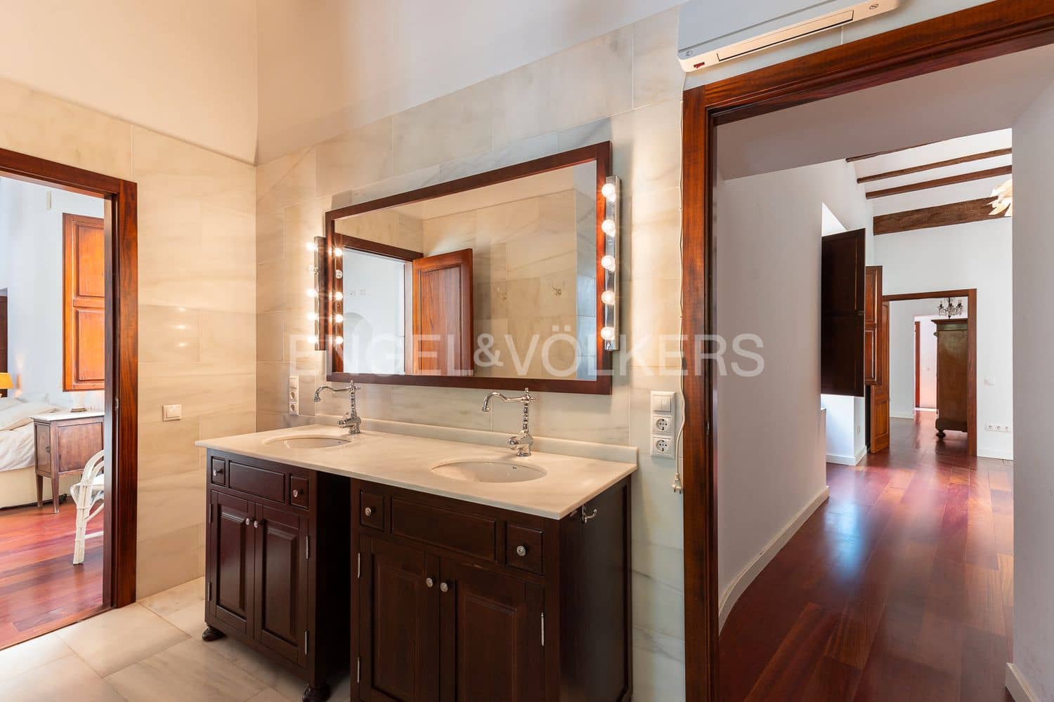 14 bedroom Townhouse for sale in Manuel with pool - € 645,000 (Ref: 9231252)