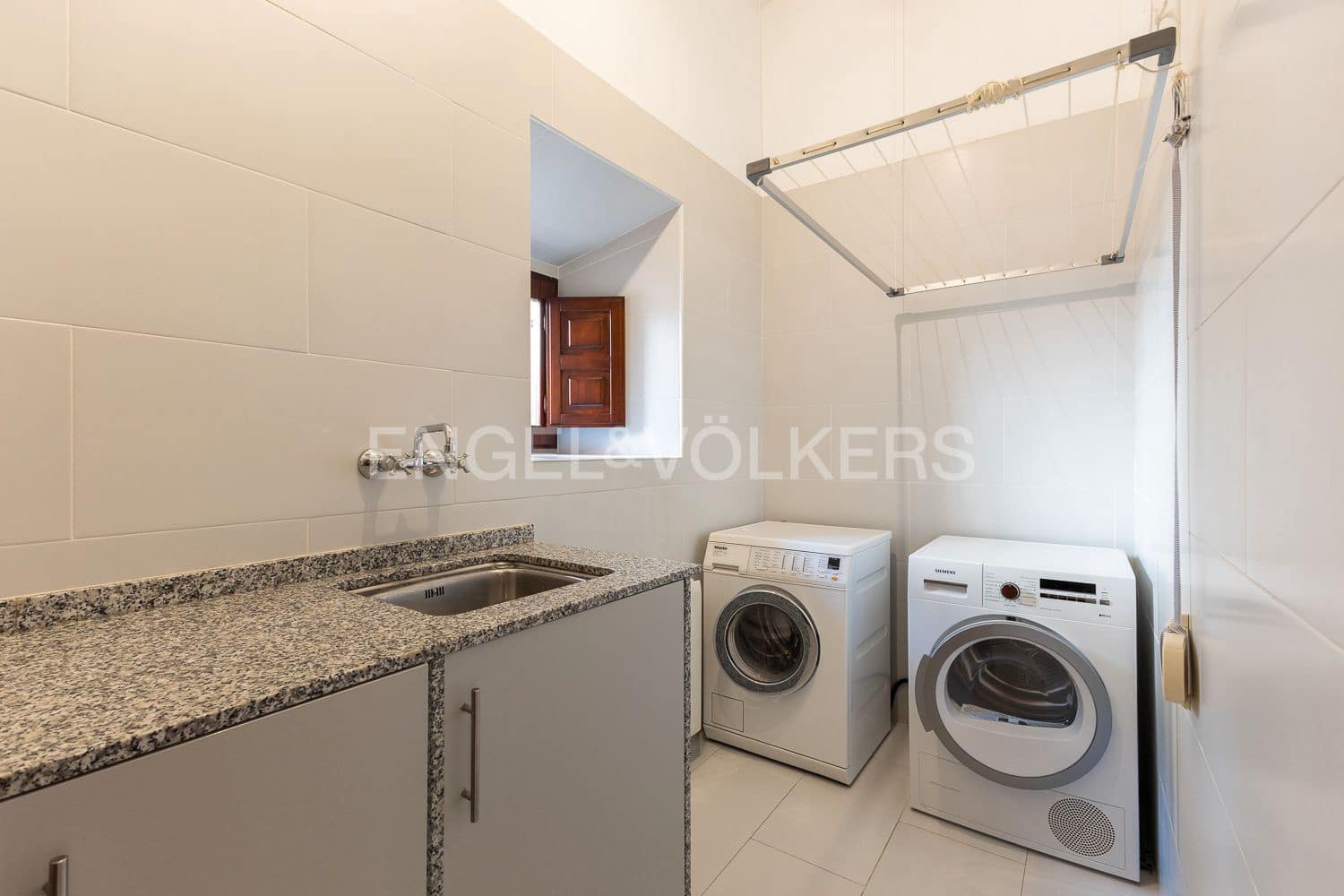14 bedroom Townhouse for sale in Manuel with pool - € 645,000 (Ref: 9231252)
