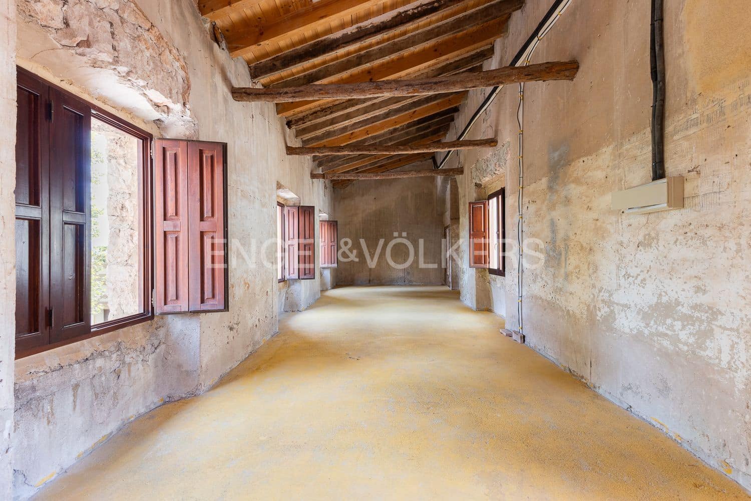 14 bedroom Townhouse for sale in Manuel with pool - € 645,000 (Ref: 9231252)