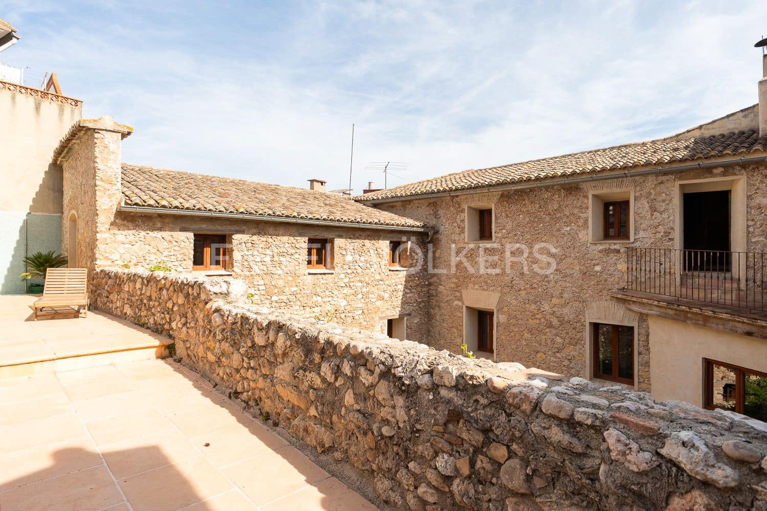 14 bedroom Townhouse for sale in Manuel with pool - € 645,000 (Ref: 9231252)