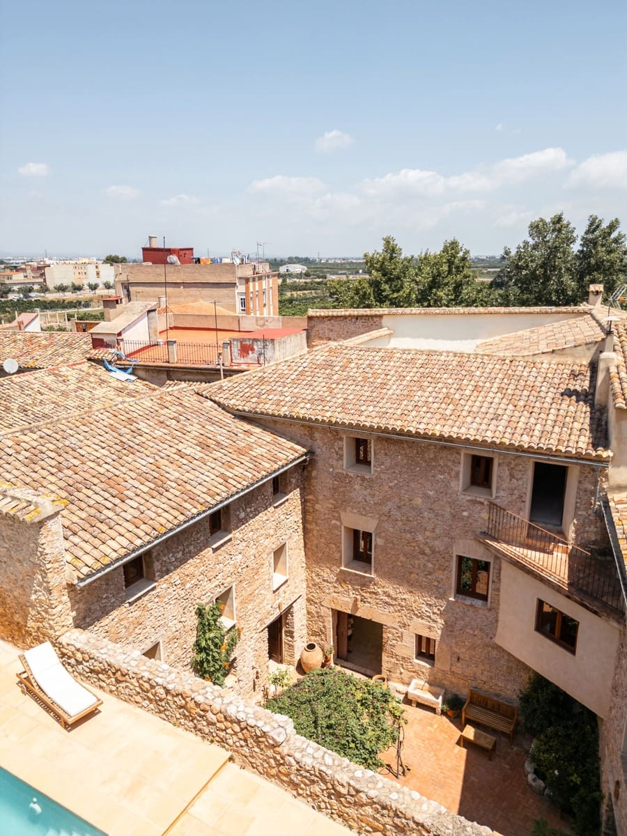 14 bedroom Townhouse for sale in Manuel with pool - € 645,000 (Ref: 9231252)