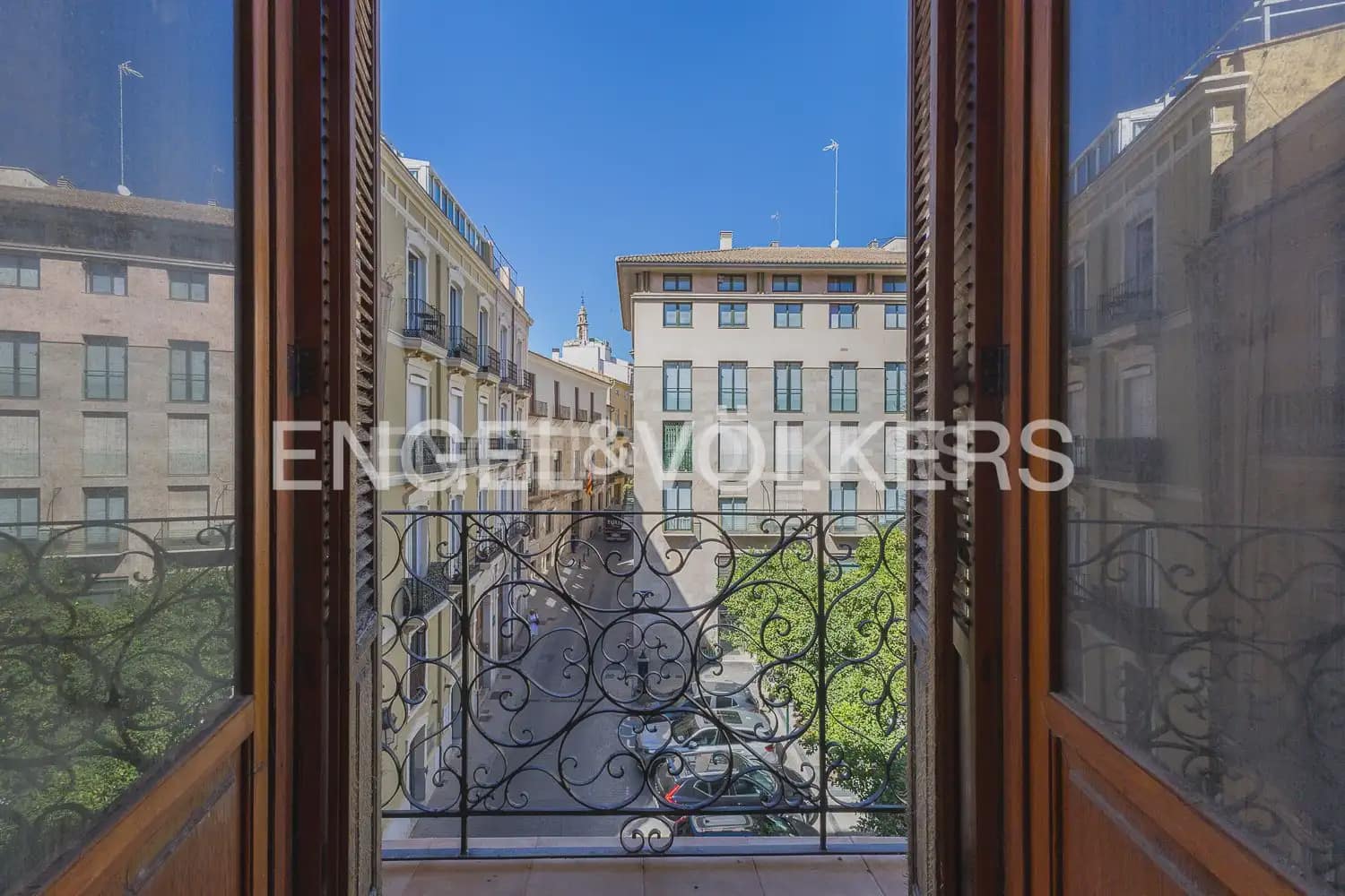 4 Zimmer Wohnung zu verkaufen in Valencia Stadt mit Garage - 975.000 € (Ref: 9235200)