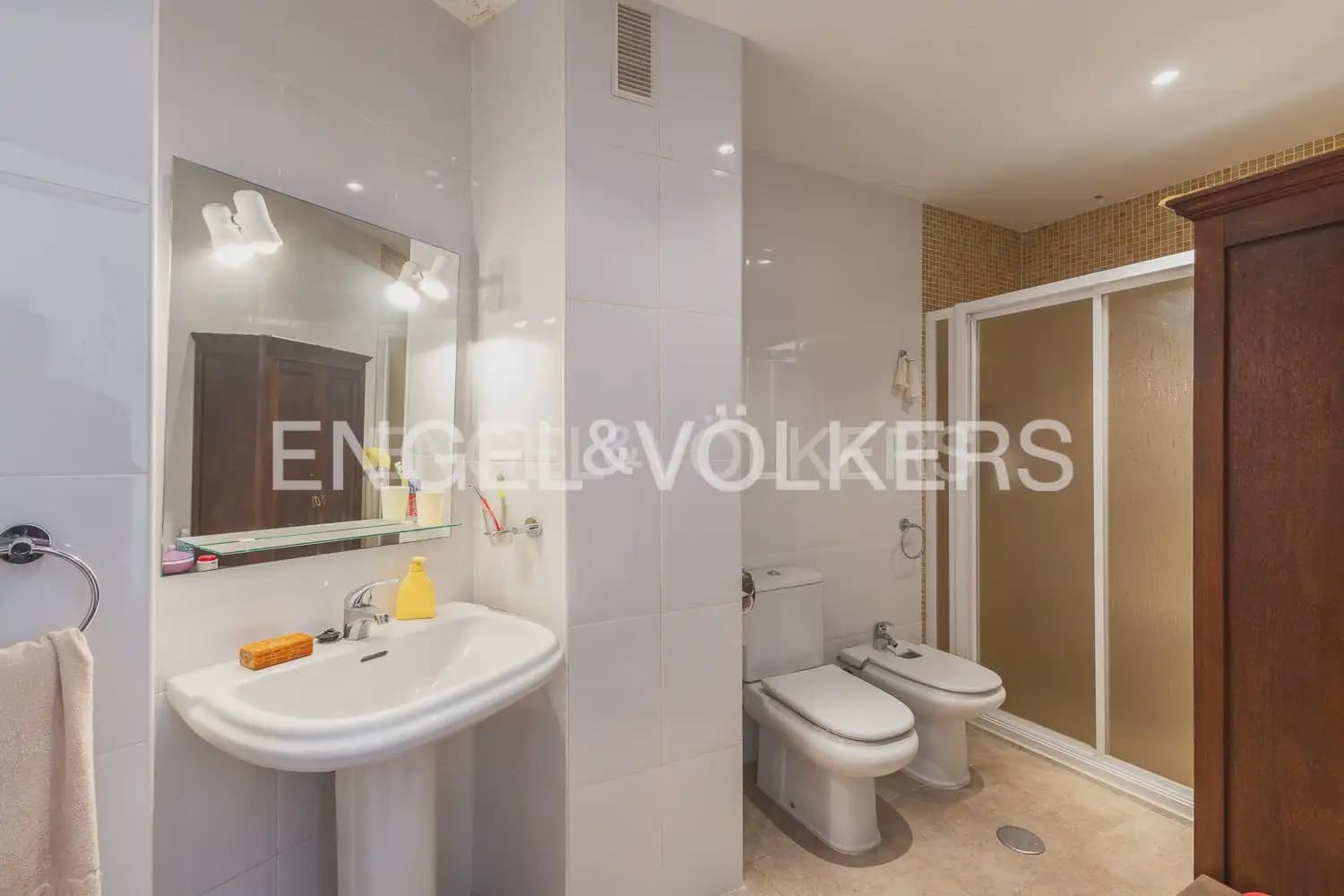 4 Zimmer Wohnung zu verkaufen in Valencia Stadt mit Garage - 975.000 € (Ref: 9235200)
