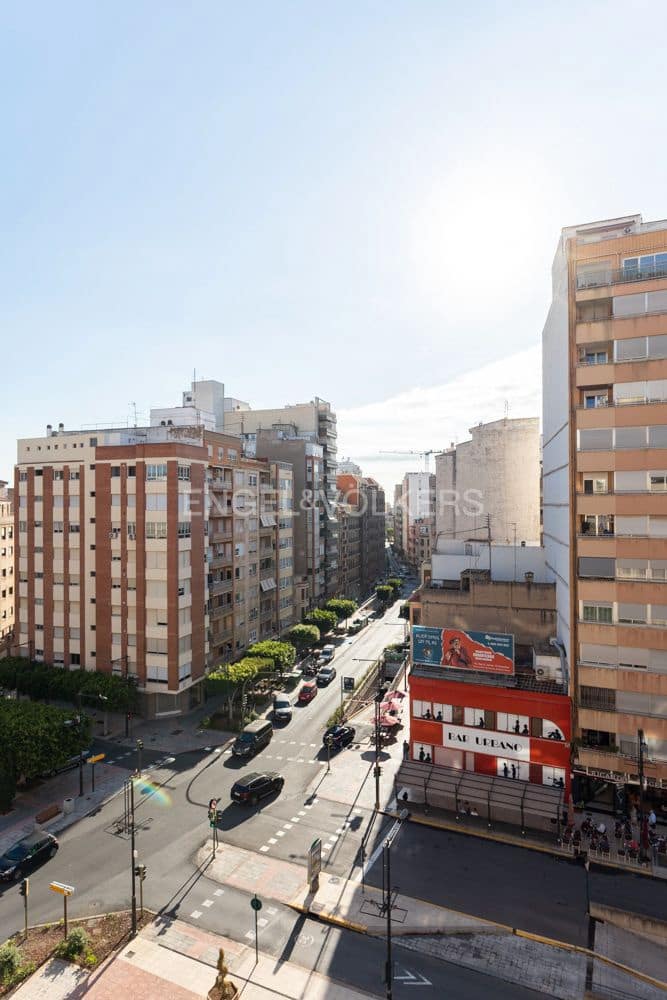 Piso de 5 habitaciones en Castelló de la Plana en venta - 315.000 € (Ref: 9235203)
