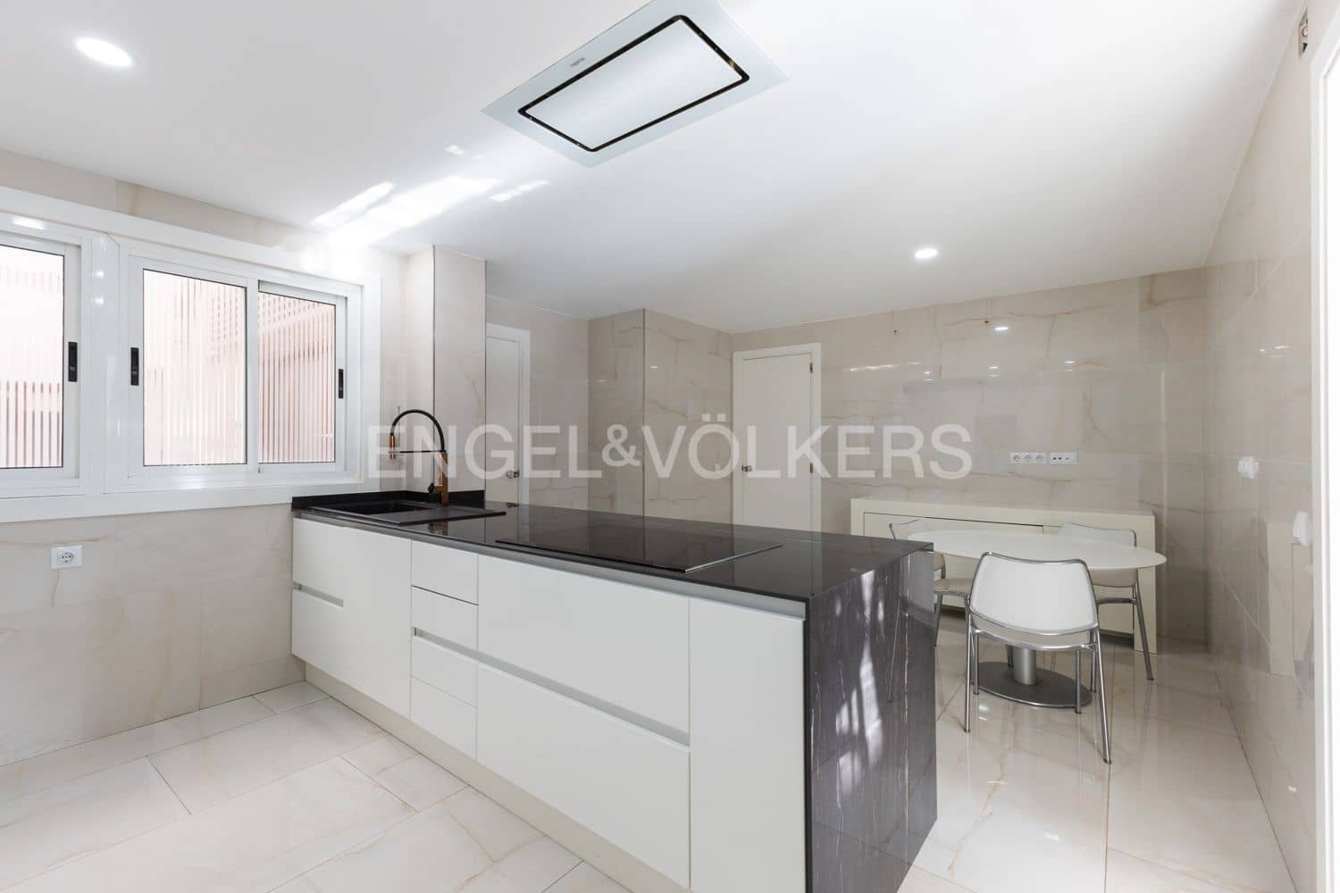 Piso de 5 habitaciones en Castelló de la Plana en venta - 315.000 € (Ref: 9235203)