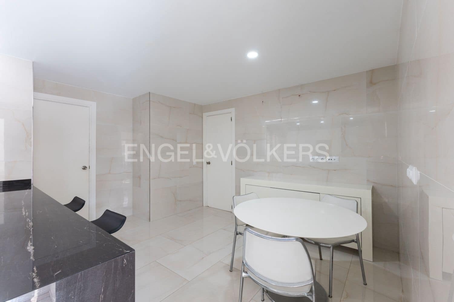 Piso de 5 habitaciones en Castelló de la Plana en venta - 315.000 € (Ref: 9235203)