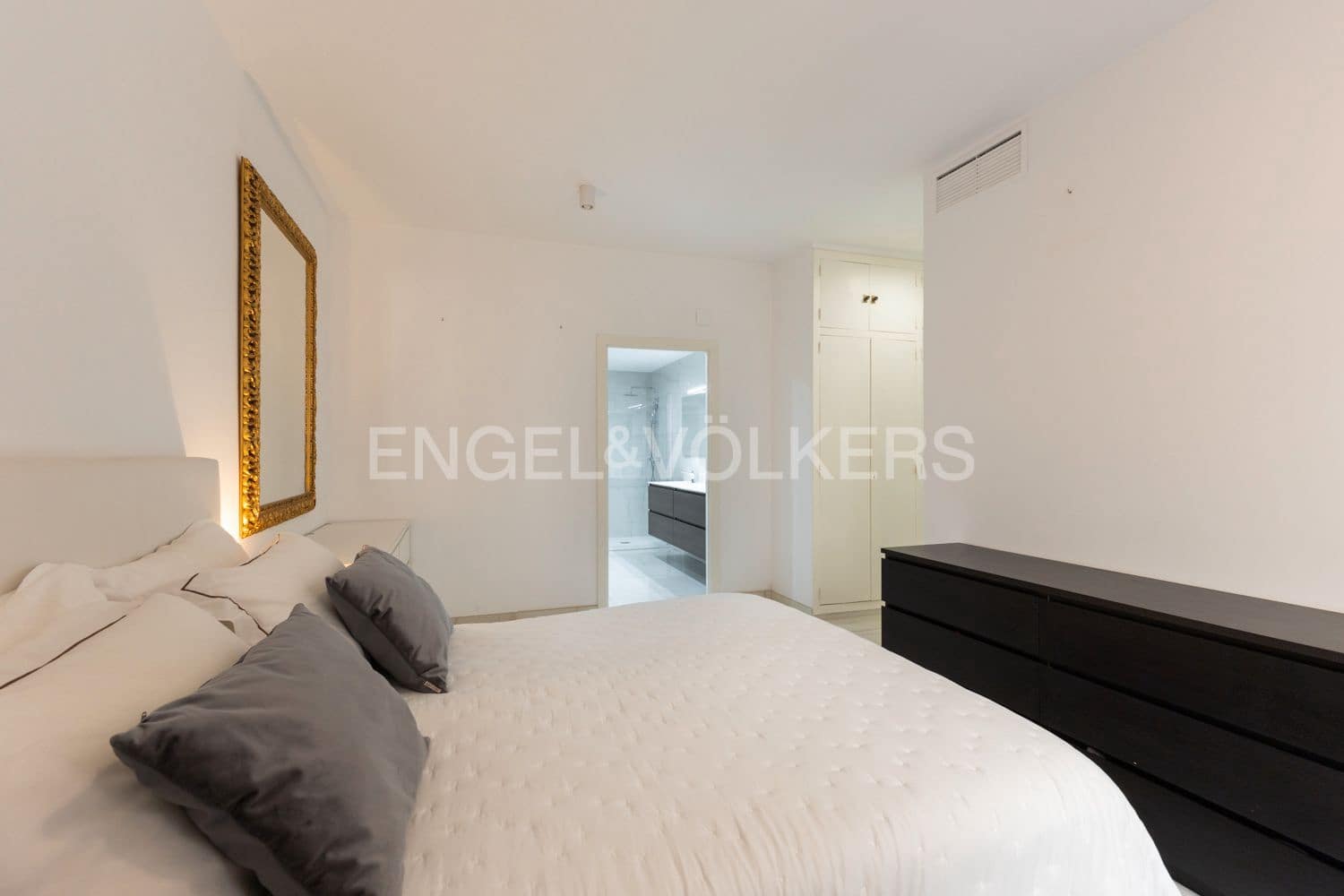 Piso de 5 habitaciones en Castelló de la Plana en venta - 315.000 € (Ref: 9235203)