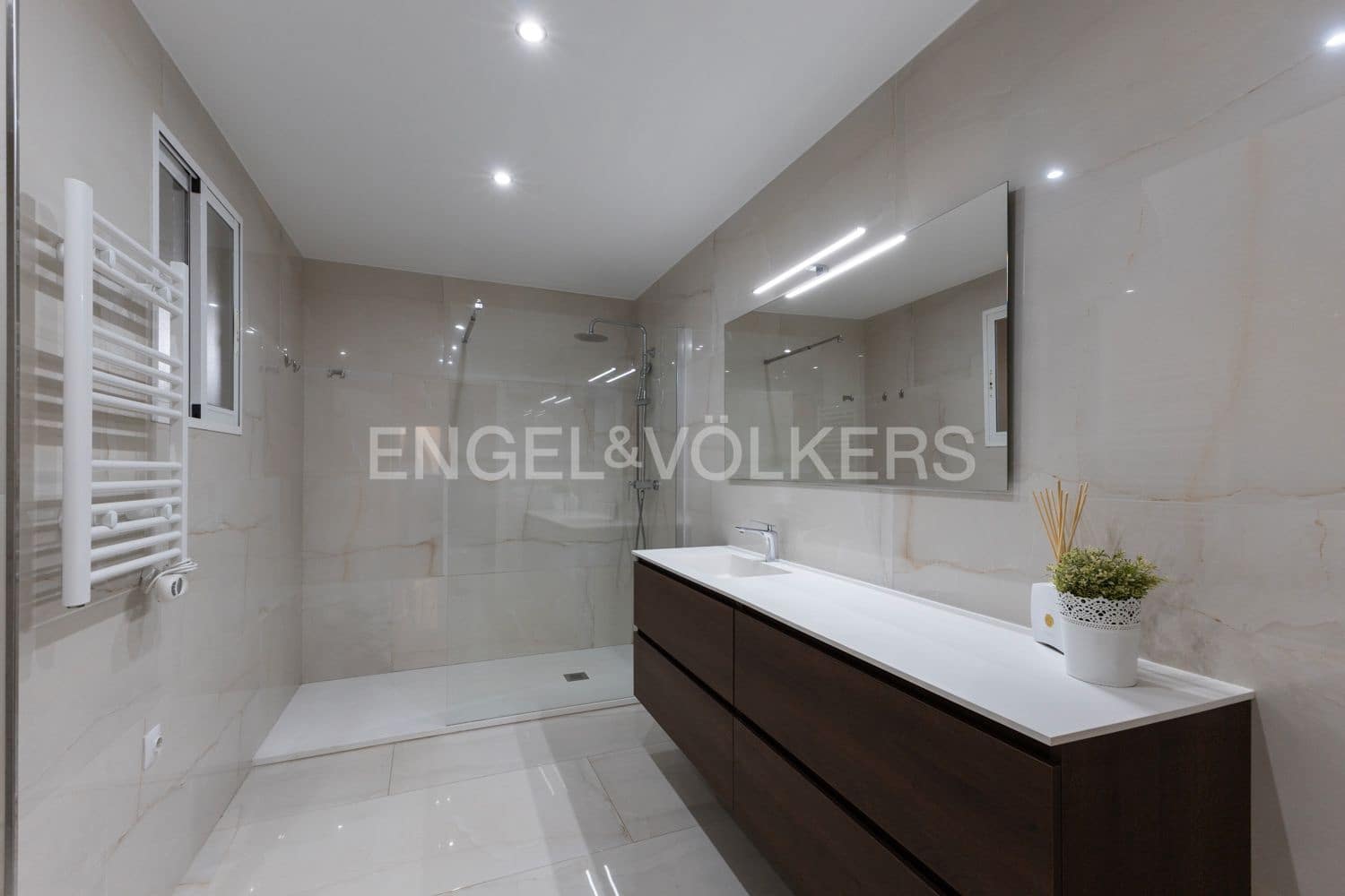 Piso de 5 habitaciones en Castelló de la Plana en venta - 315.000 € (Ref: 9235203)